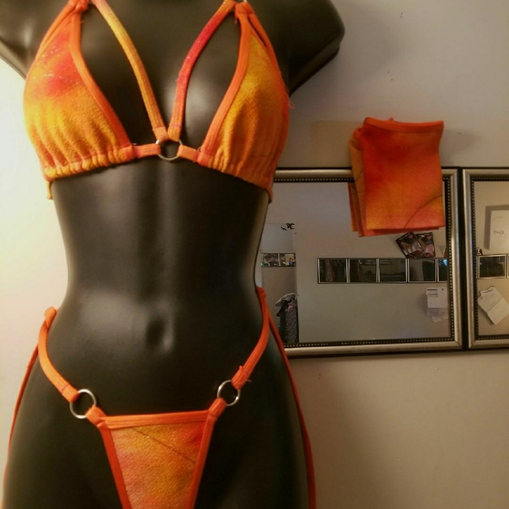 Orange thong Bikini, size Medium